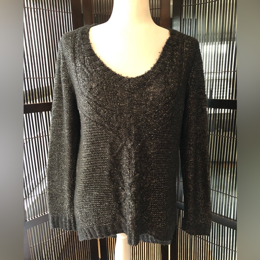 Guess V-Neck Tunic Sweater with High/Low Hem size medium